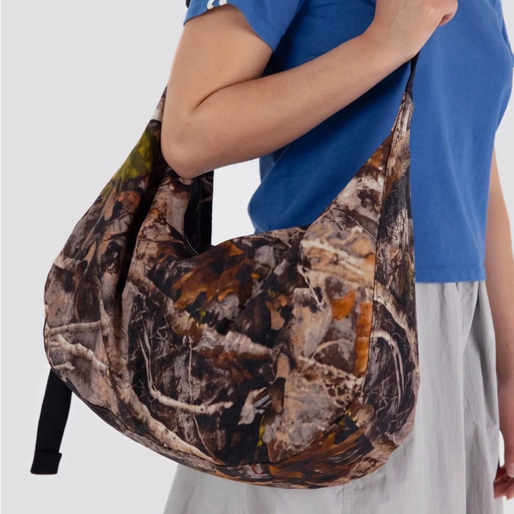 BAGGU Large Nylon Crescent Bag - Photo Forest